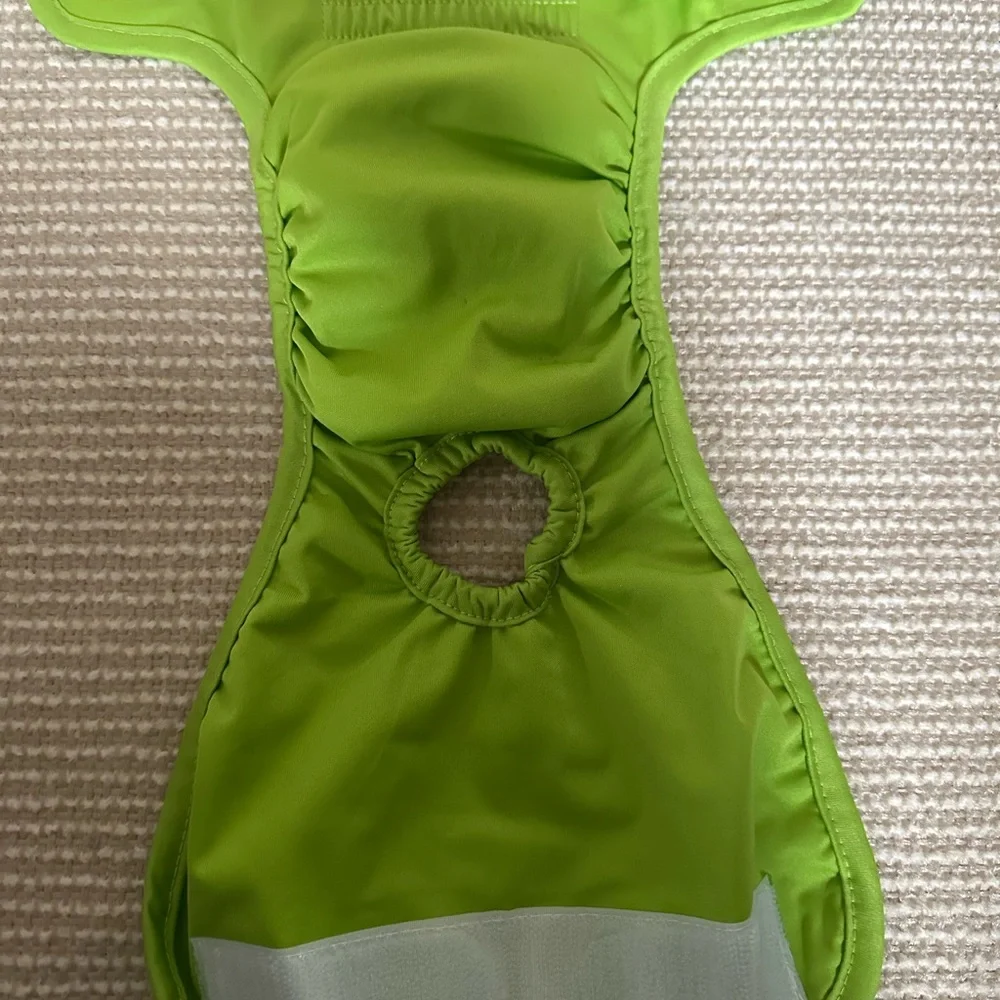 NEW NWOT light green DOGGIE PUPPY DOG DIAPER adjustable size S w/ tail opening